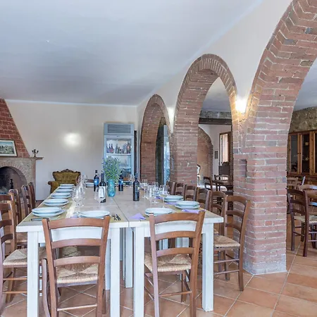 Apartment Montepescini