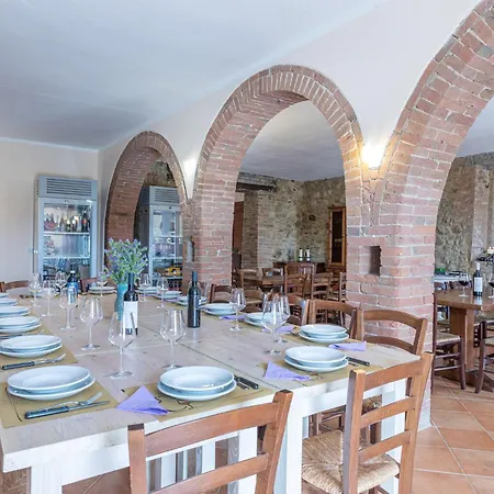 Montepescini Apartment